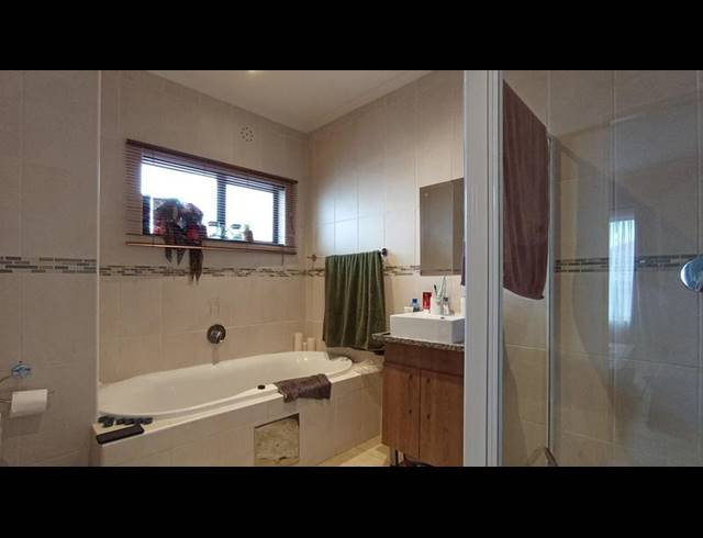 3 BEDROOM HOUSE FOR SALE IN TRES JOLIE